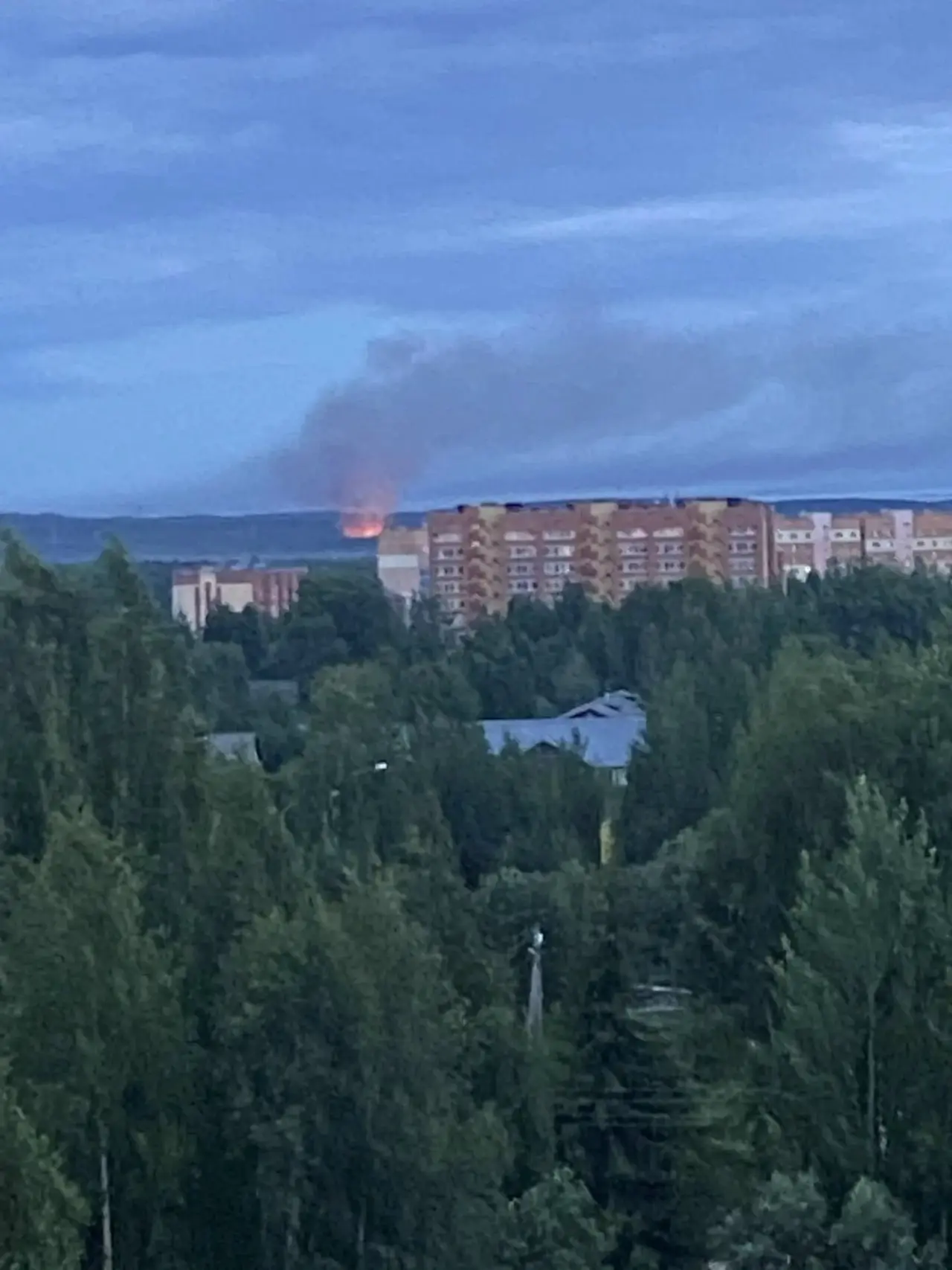 🔥 Extensive Flames Reported in the Area 🔥