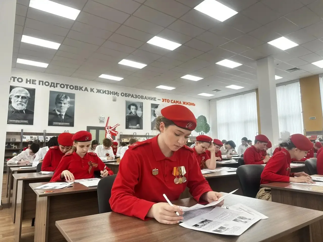 💥Никто не забыт, ничто не забыто💥  Сегодня ученики нашей школы приняли участие  в Международной патр
