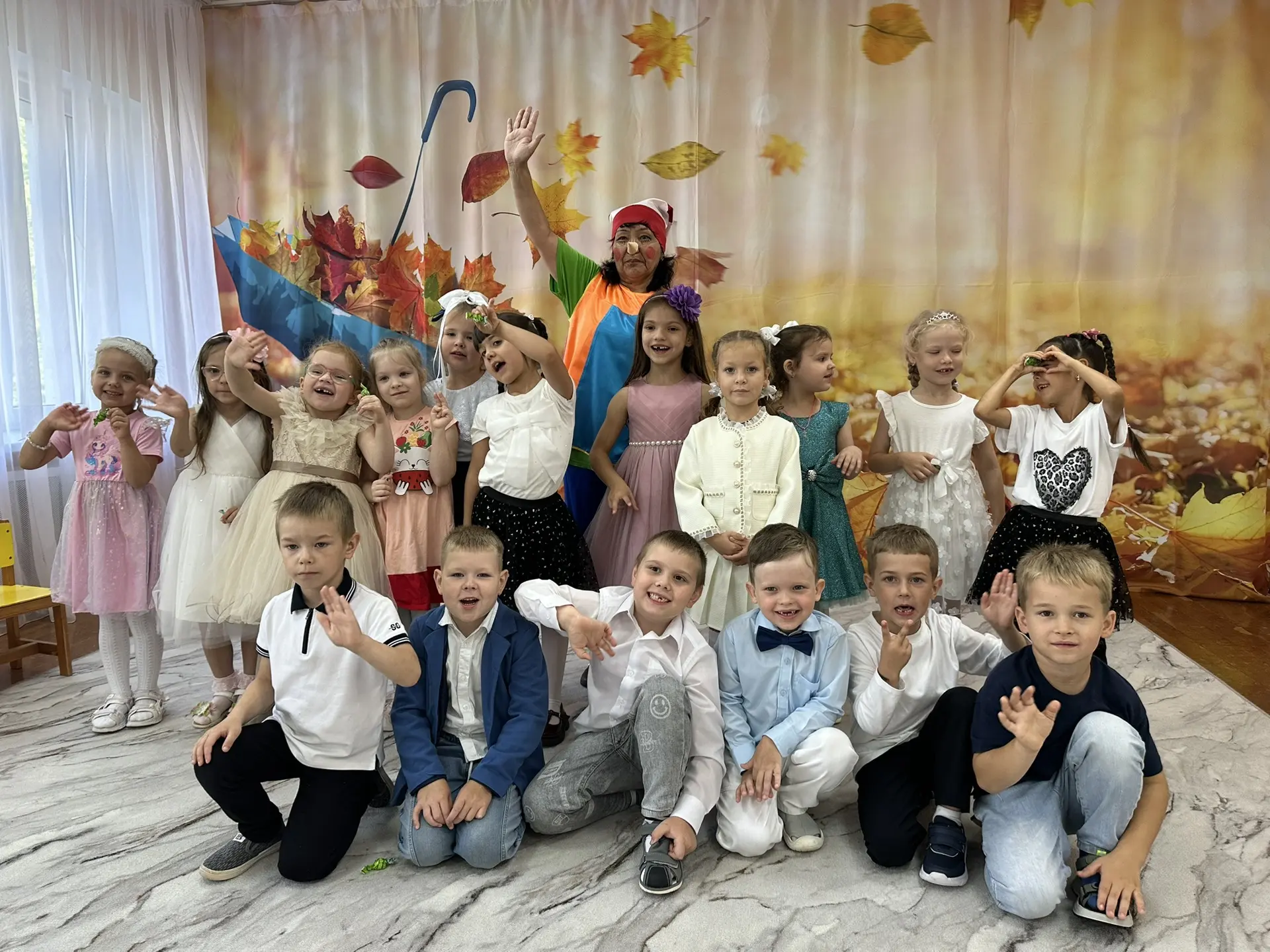 🎊 С Днём знаний, наши маленькие исследователи! 🎊