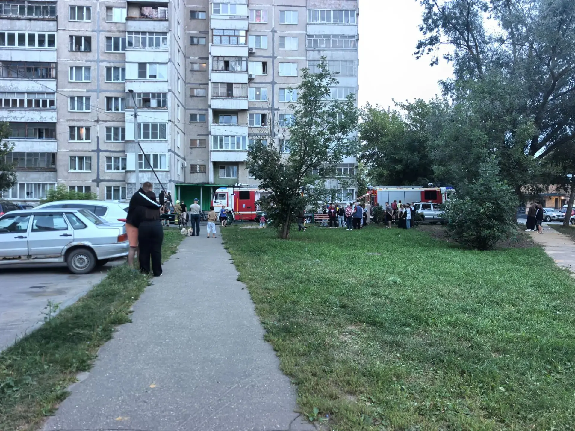 На Зелинского 30/12 загорелась квартира. На данный момент пожар потушен. К тушению были...
