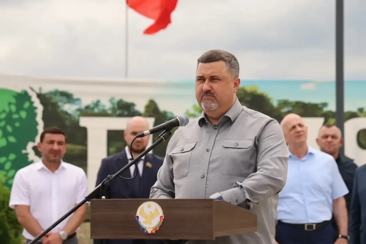 Сады памяти, аллеи, парки в честь мужественных сынов Дагестана разбиты во всех городах и районах рес