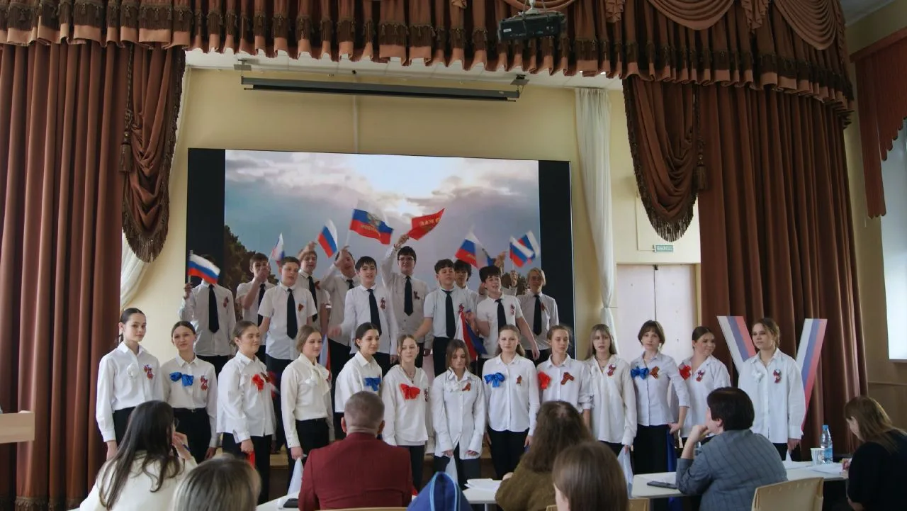 🎶 «Битва хоров»: «Я люблю тебя, Россия!»  29 апреля в гимназии №34 прошёл яркий музыкальный конкурс 