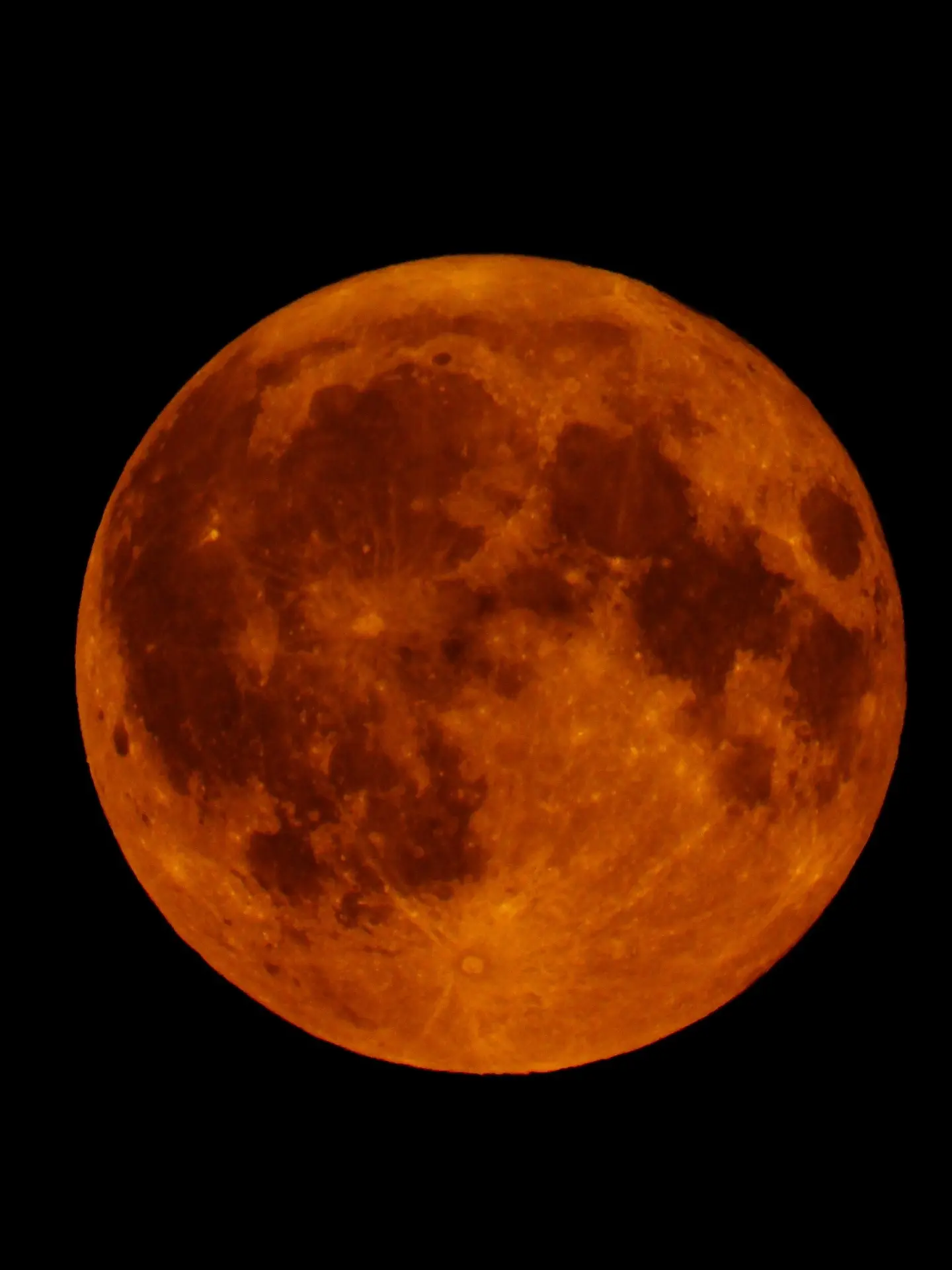 🌕🦌 «Оленья луна» взошла над Лениногорском.

📷Роман Зруллин
Лениногорск сити