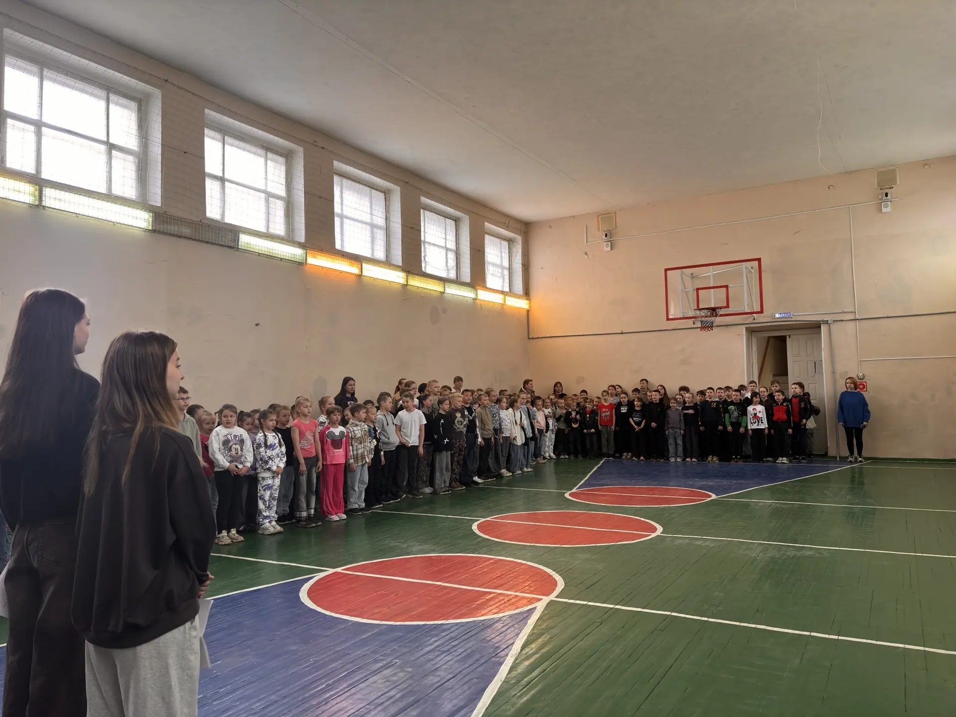 Ура, каникулы начались! 🌞 Как прошёл первый день в лагере «Солнышко»