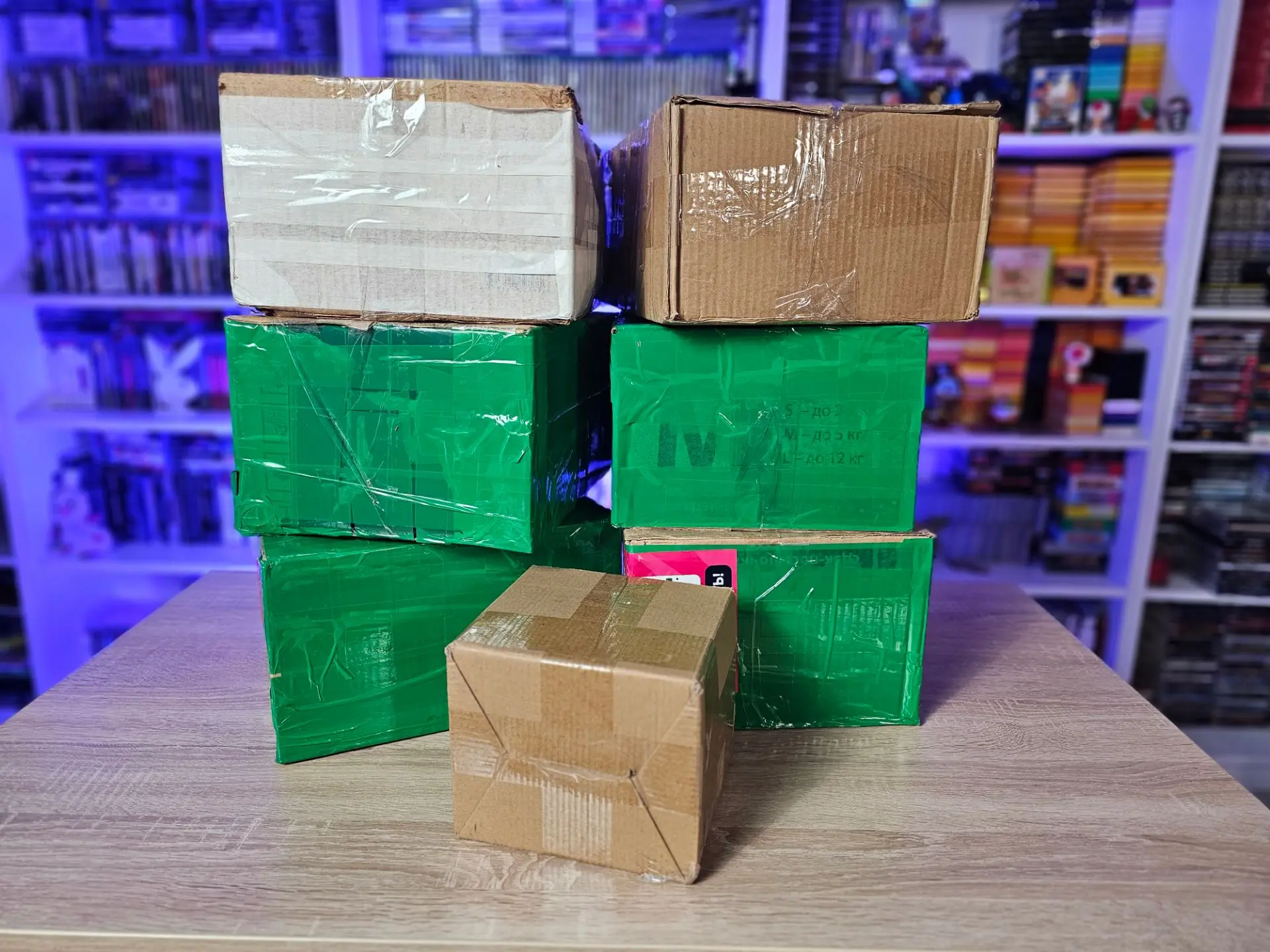 📦 Завтра в районе 18:00 по Москве хочу распаковать на стриме 30+ кг игрух. Надеюсь, ва...
