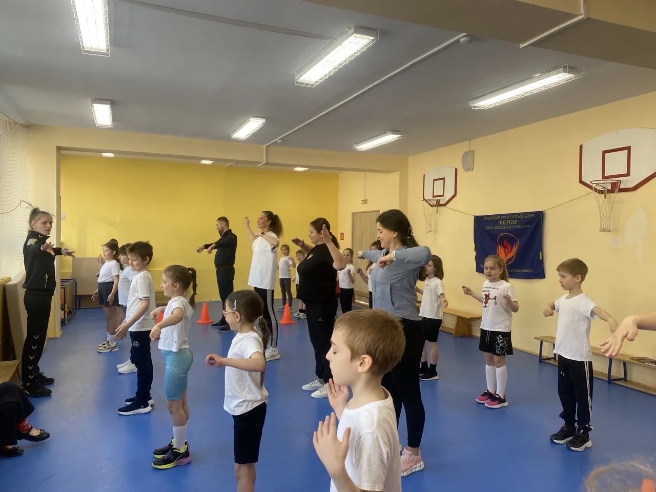 👨‍👩‍👧‍👦🏆В нашей школе состоялся семейный спортивный фестиваль!  Ребята из 2Э вместе со своими родите