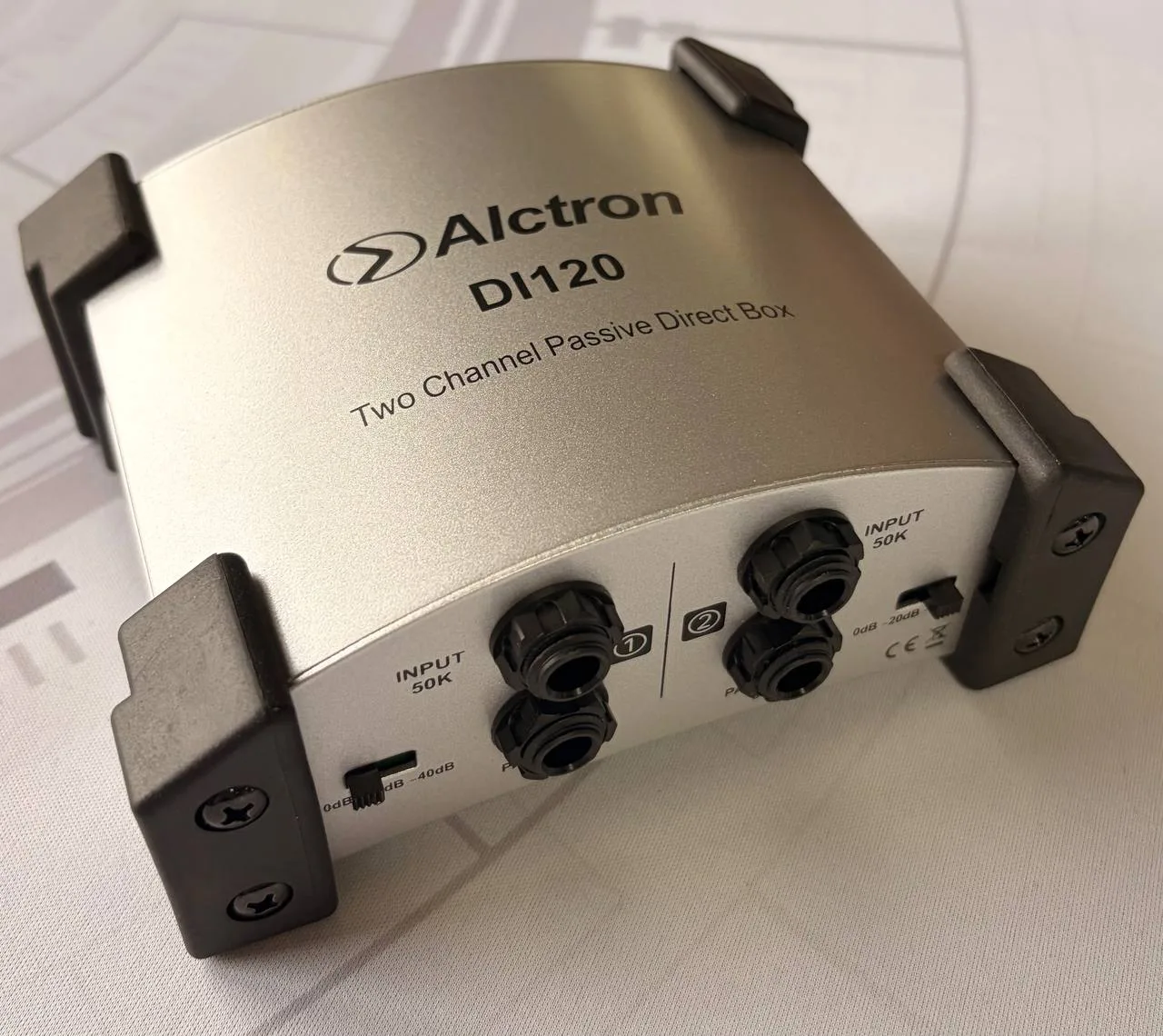 Alctron DI120 — двухканальный пассивный директ-бокс (DI-box), предназначенный для преоб...
