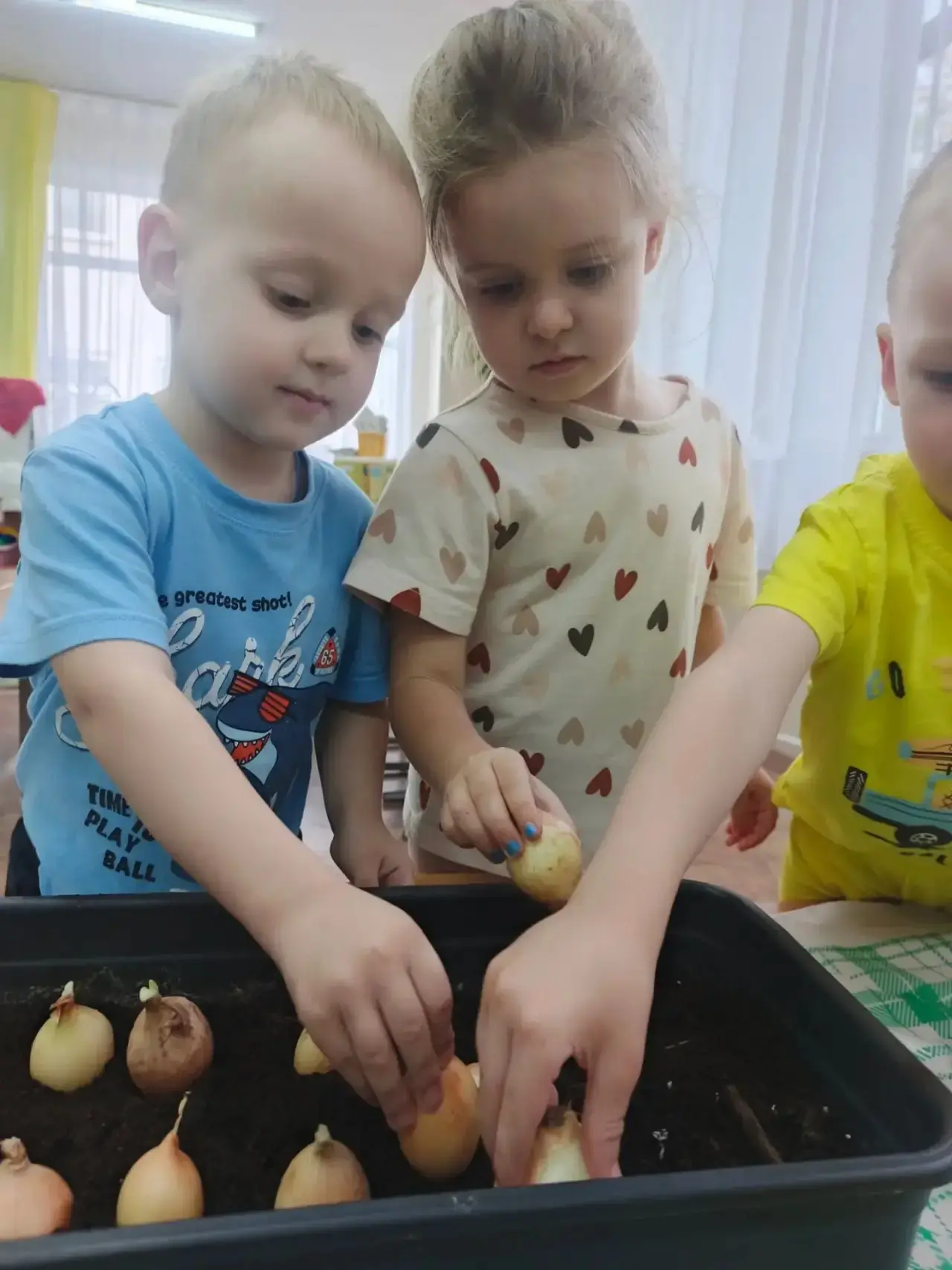 Наши юные огородники сегодня потрудились на славу! 🥕🌱