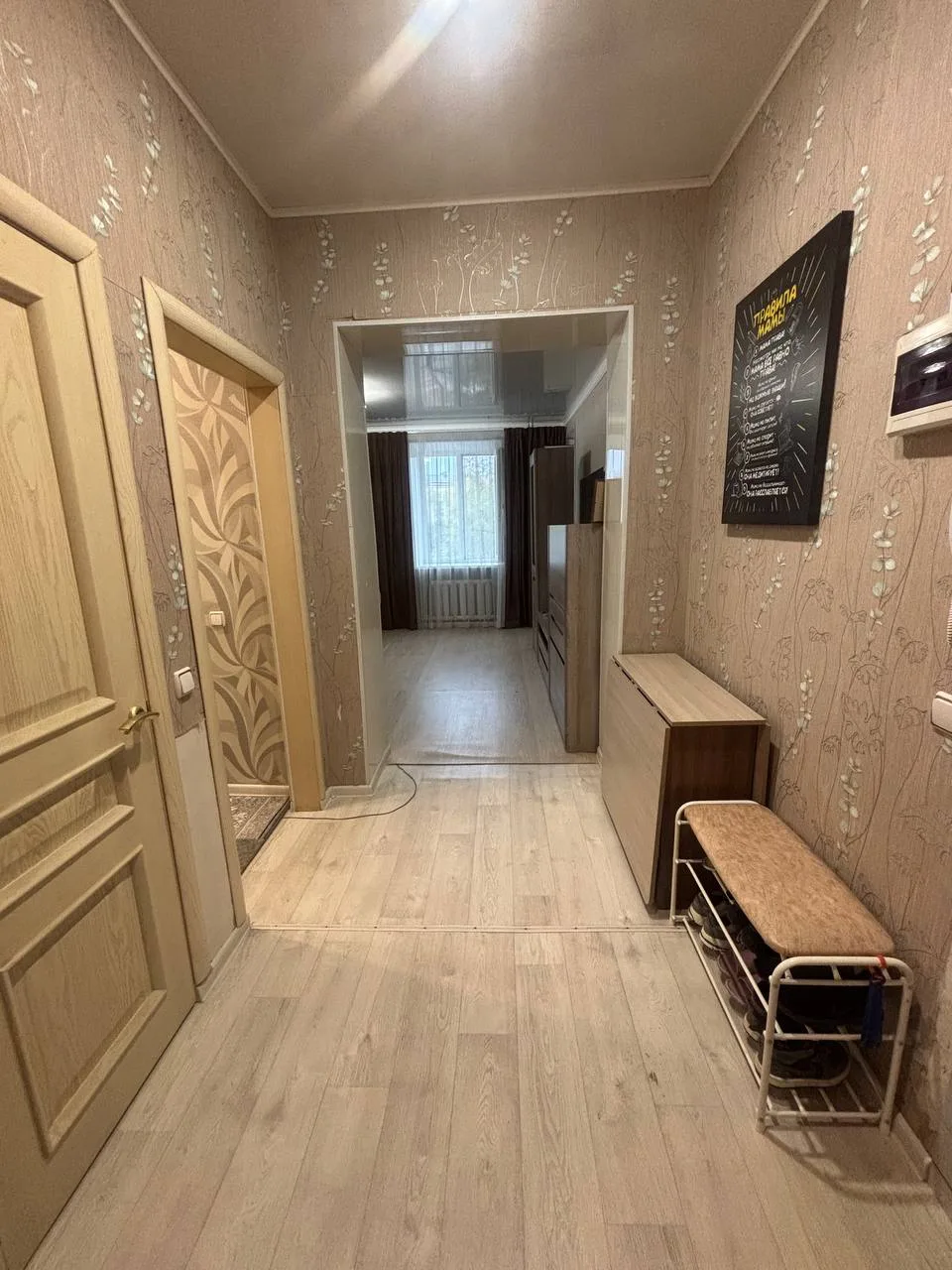 Продаётся квартира, в центре города. Оренбург ул Гая д 14. Цена 5800000. Остальные вопросы по телефо