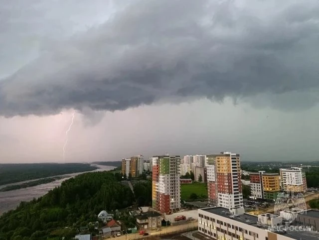 19 и 20 июня местами по Кировской области ожидаются грозы, ливни, град, шквалистое усиление ветра с 