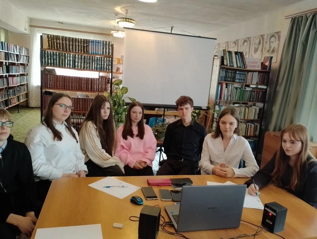 15.05.2026 г. Среди учеников 9-11 классов состоялся областной квиз - турнир  " Писатели...