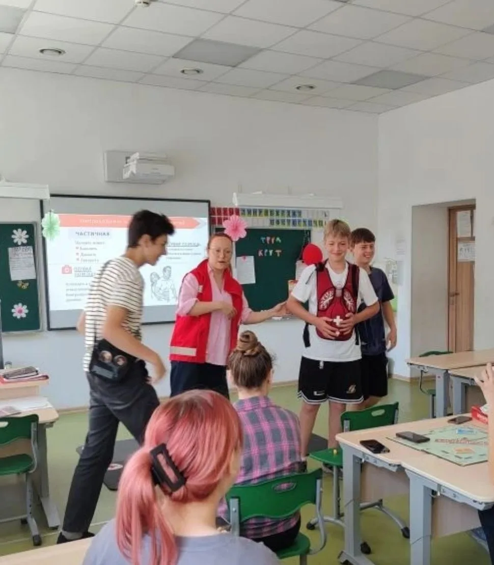 В пришкольном лагере «Надежда» ребята научились спасать жизни! 🚑

🩹На днях в нашем лагере прошло о