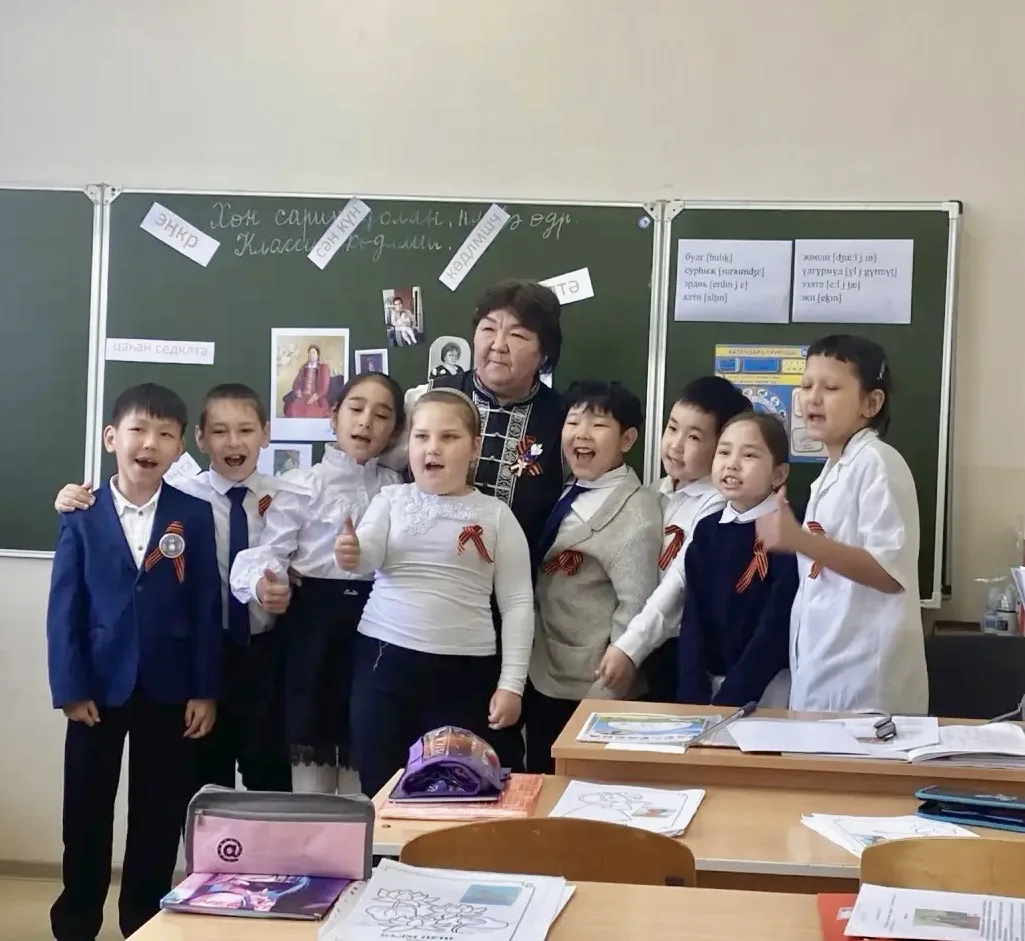 В Калмыкии продолжается апробация инновационного учебника по родному языку для младших школьников  В