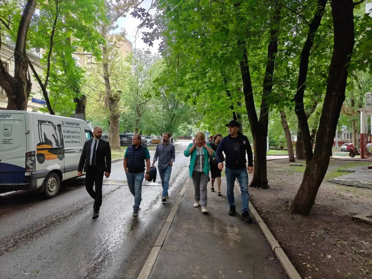 егодня и.о. главы управы района Котловка Алексей Борзунов провёл выездное рабочее совещание.

Вместе