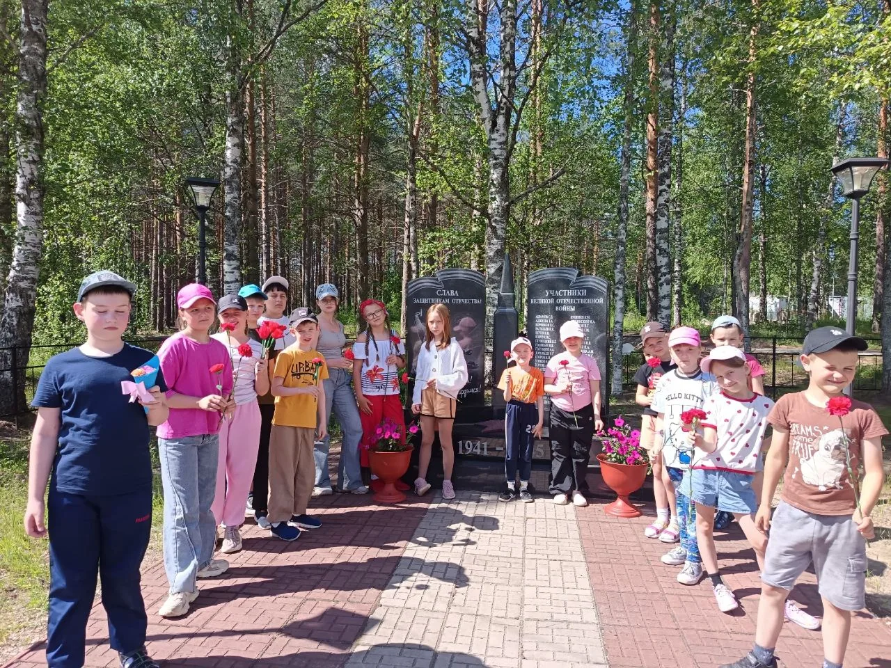 🌟 Вот и подошла к концу наша яркая пришкольная летняя площадка!