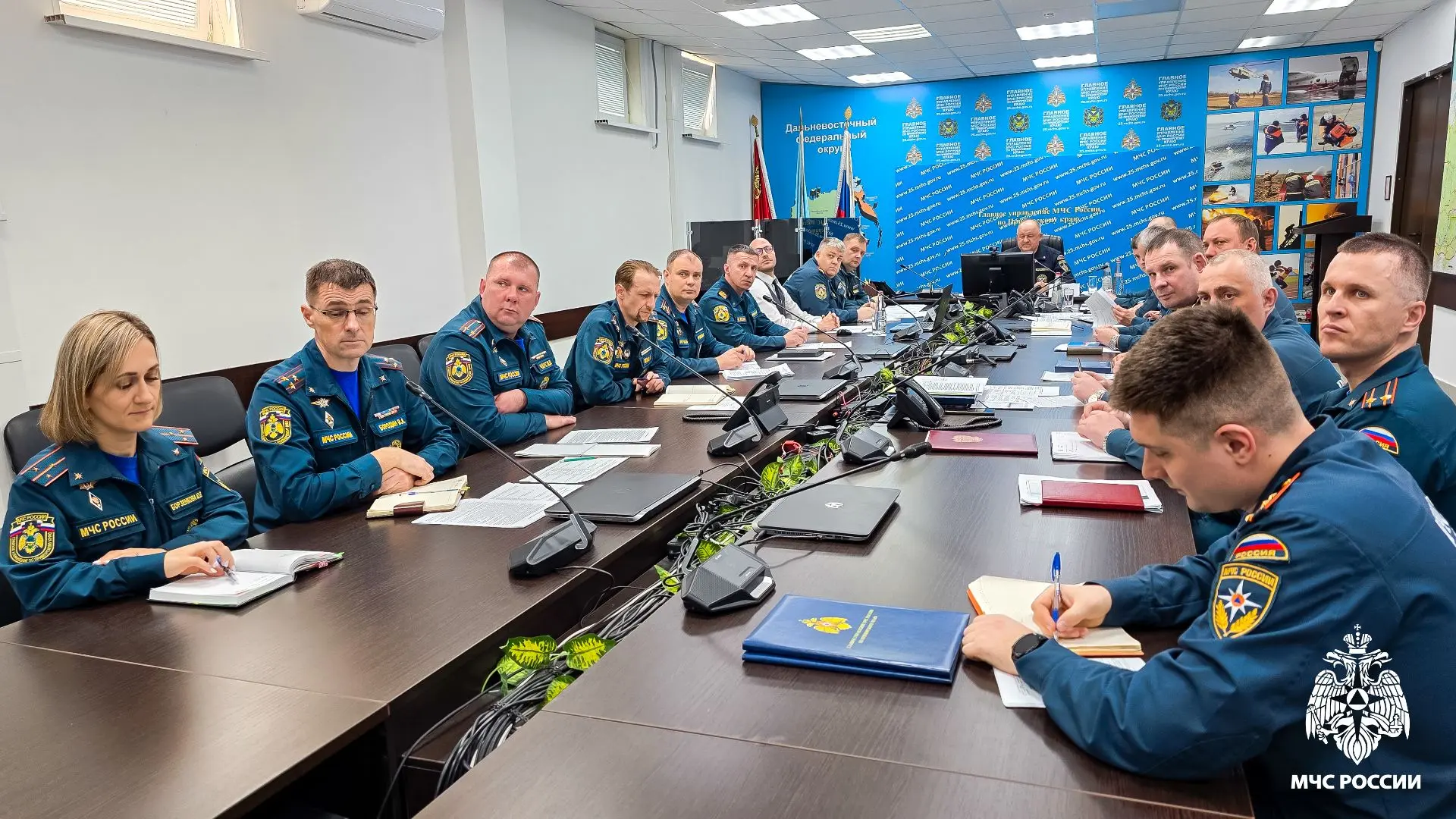 Заместитель главы МЧС России Виктор Яцуценко начал работу в Приморском крае  По поручению главы МЧС 