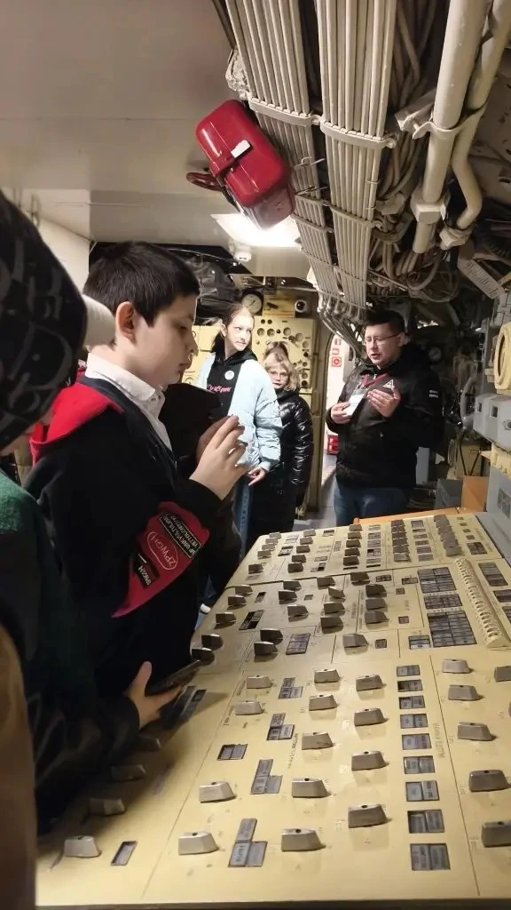 Все на борт! 🛥️  Программа «Дороги Победы» — по-настоящему впечатляющее и важное мероприятие! Она по
