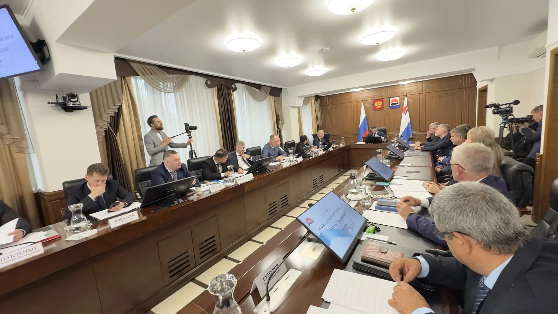 На первой сессии Законодательного Собрания Камчатского края пятого созыва депутаты выбр...