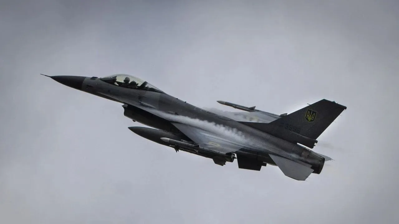 Украинский F-16 разбился из-за нештатной ситуации на борту во время перехвата воздушных целей, завил