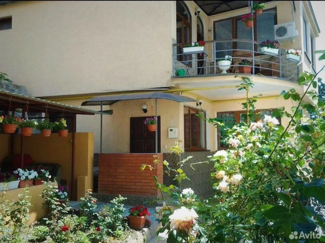 #ЯЛТА  🏠 Сдам дом 2 этажа , 150 кв.м в центре города с шикарным видом на всю Ялту, большие светлые к