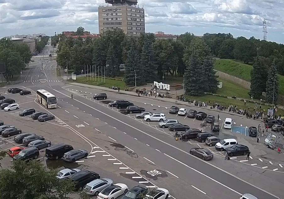 Камера - очередь из Нарвы (Эстония) в Россию https://balticlivecam.com/ru/cameras/eston...