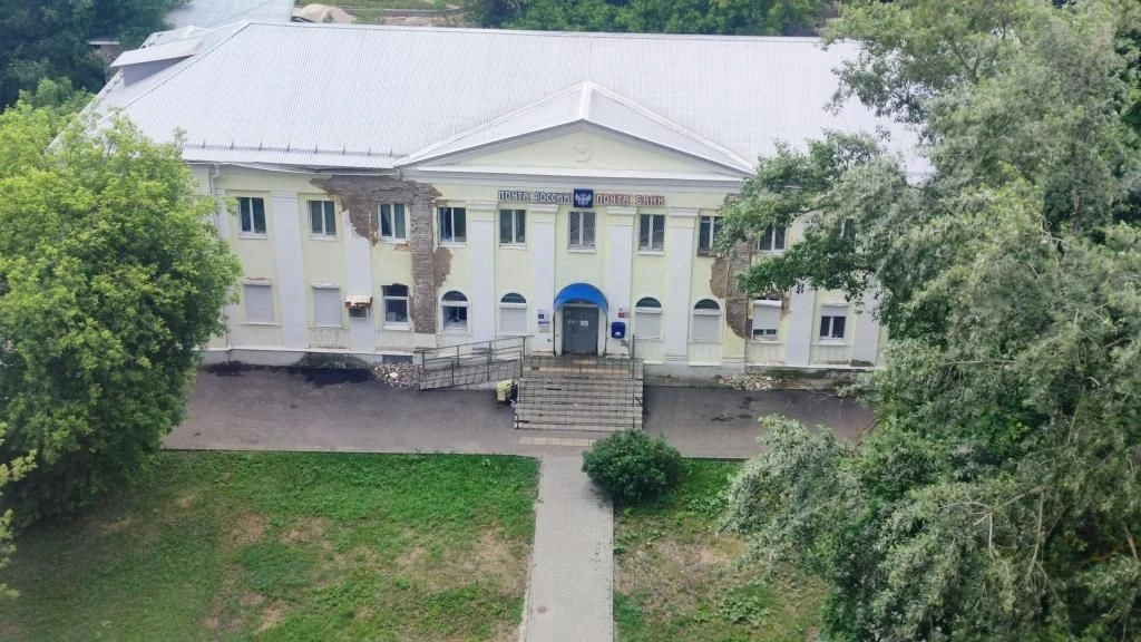 Губернатор попробует убедить «Почту России» восстановить фасад центрального отделения в...