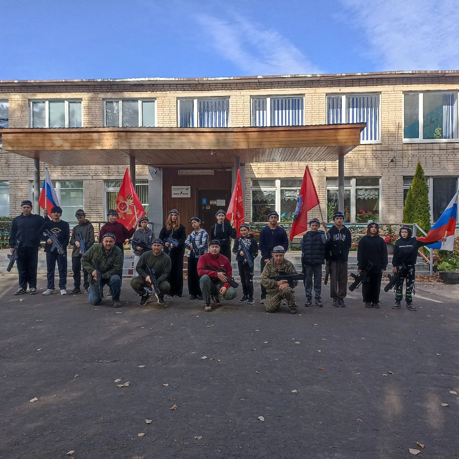 👍В воскресный день на территории Санталовской школы было по-настоящему оживлённо. Для ...