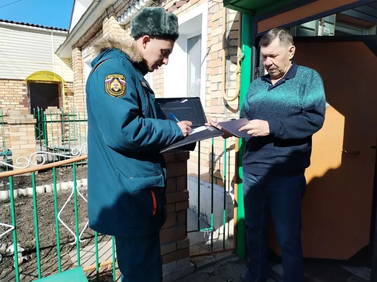 #Профилактика59   Профилактические рейды в жилом секторе: безопасность в ваших руках! 👨‍🚒🏠  В рамках