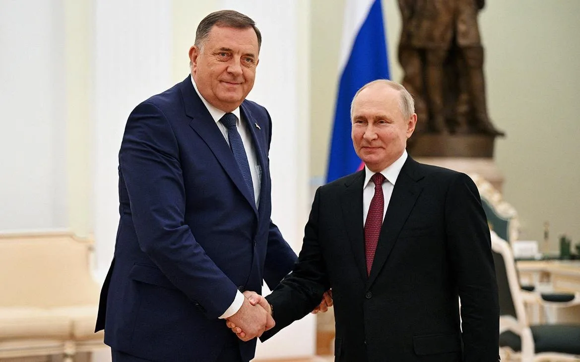 Додик поздравил Путина с днём рождения