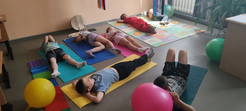 🌈Творчество без границ: как прошёл наш арт‑день под «Вальс цветов» 
⁣
🤗Сегодня в нашем лагере сост