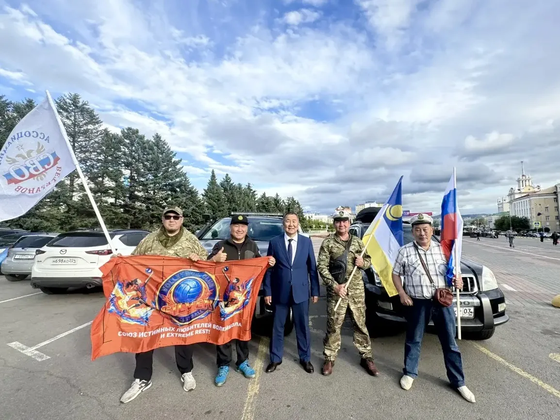 🚗 Российские участники открыли старт авторалли «Великий Чайный путь - 2026»

🇷🇺 Сегодня дан старт