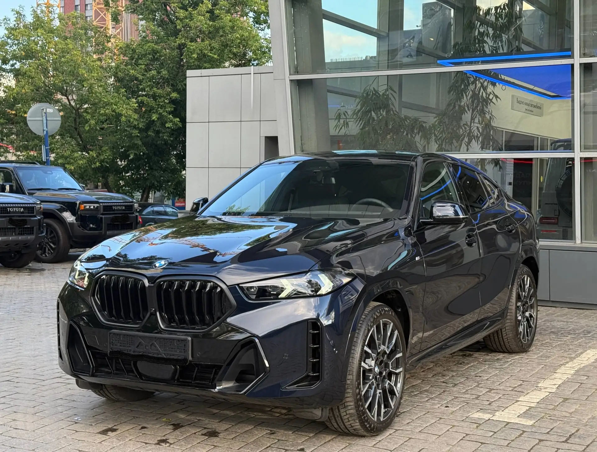BMW X6 30d xDrive M Sport Pro 3.0 дизель 2025 (черный на черном)