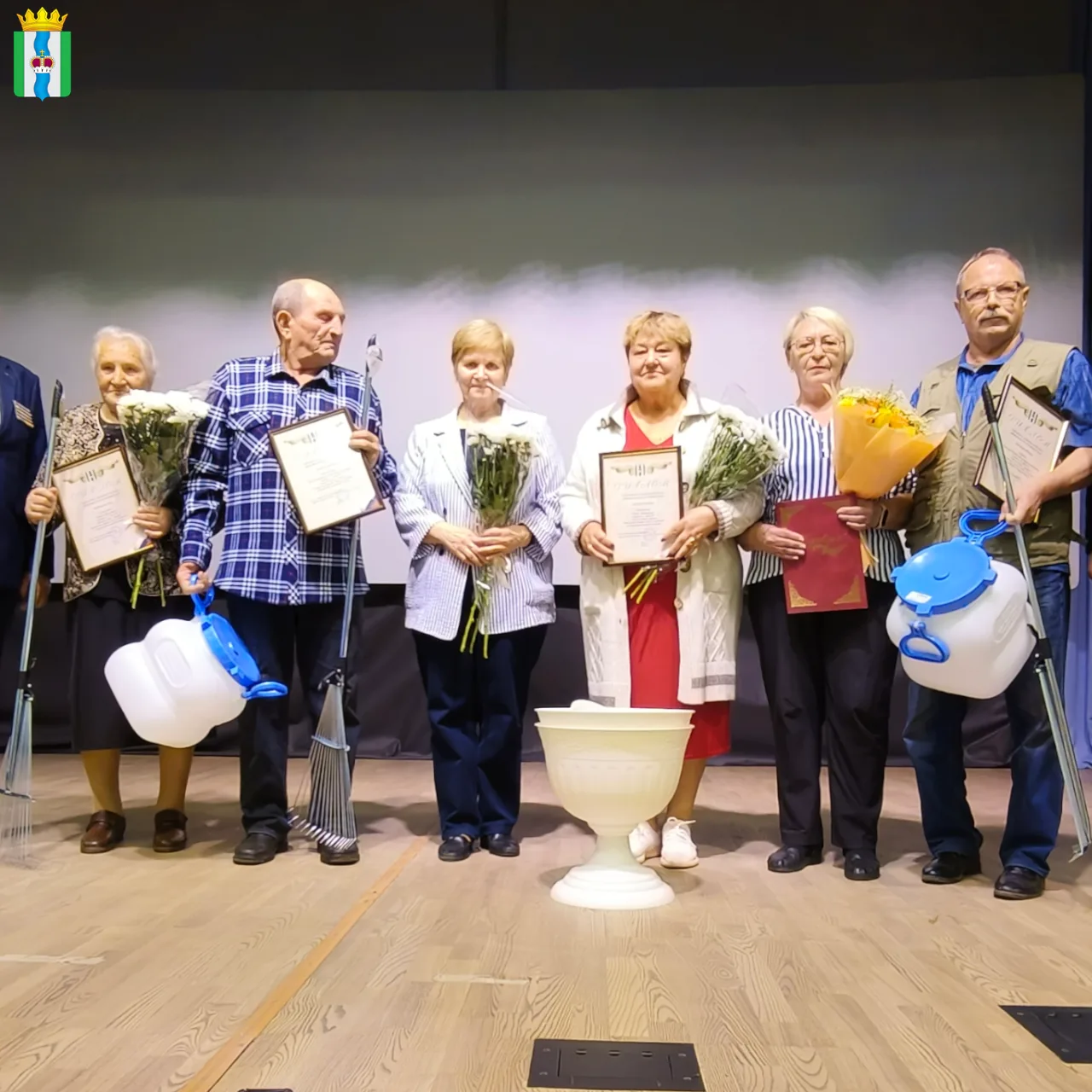 🎉 Сегодня в Тарусе прошёл по-настоящему тёплый и душевный праздник — церемония награжд...