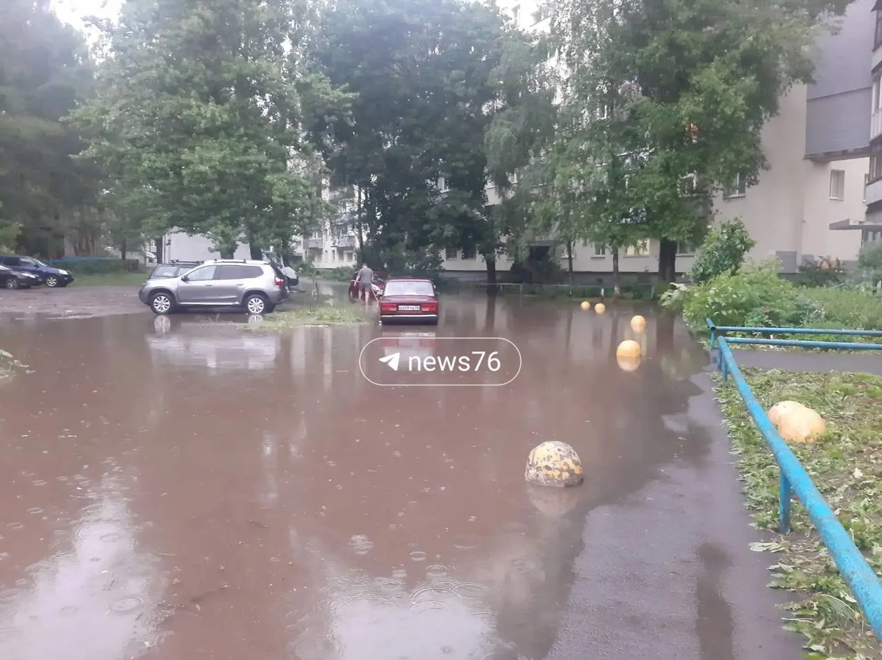 💦 Затопило Брагино

После дождя Дзержинский район ушёл под воду. Читатели сообщают о подтоплениях н