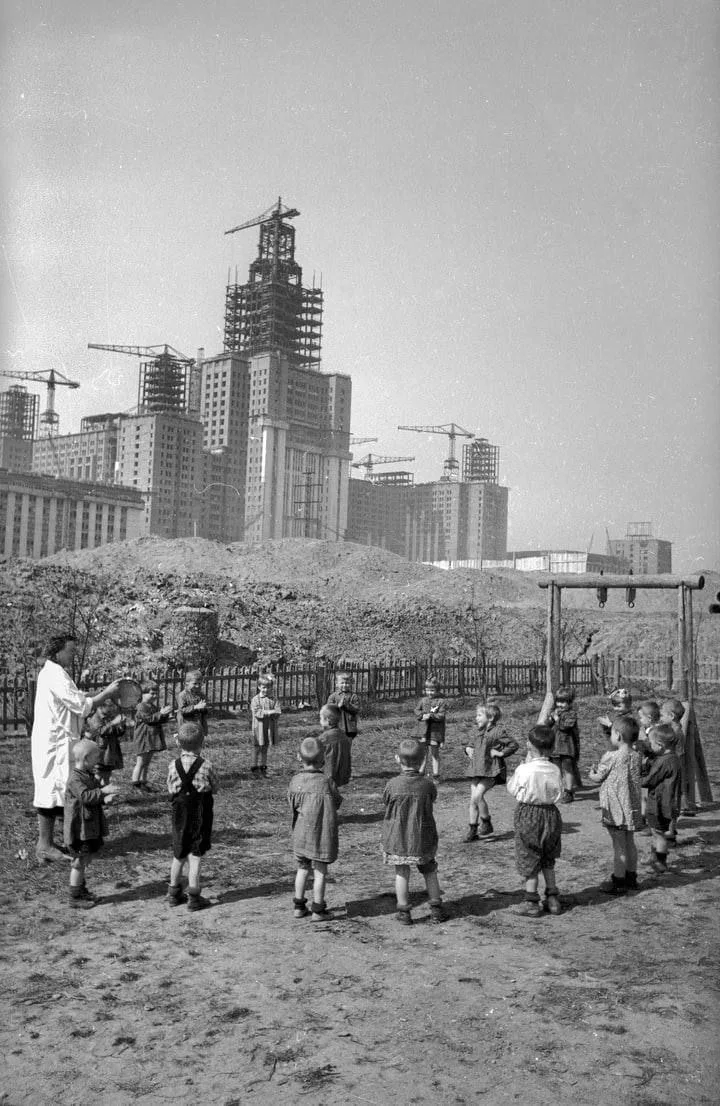 Детский сад на Ленинских горах, 1951 год.
@old_photo_msk