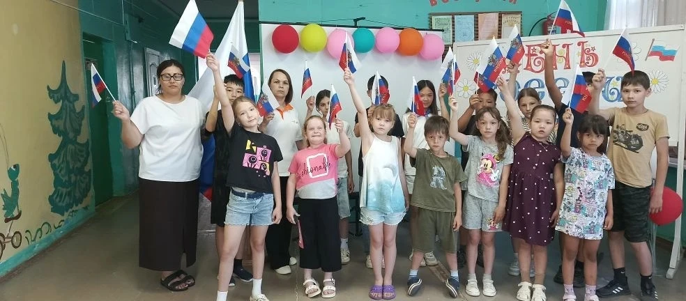 В нашем летнем лагере "Веснушки" царила особая атмосфера накануне Дня России. Советник директора по 