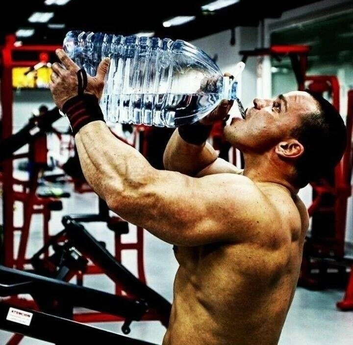 Пейте больше воды: что говорят эксперты? 💦