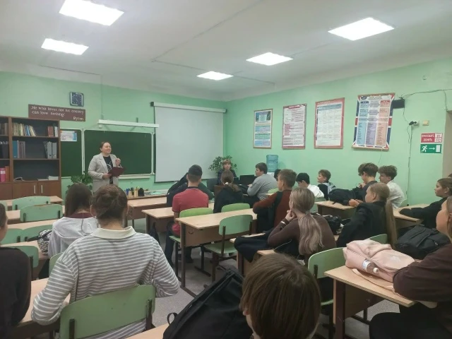 В честь Дня языков народов России Духовницкий краеведческий музей провели познавательну...