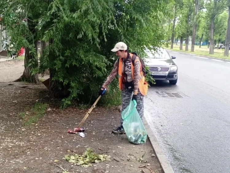 📎В нашем районе продолжаются работы по санитарной очистке территории

✅ Коммунальная служба проводи