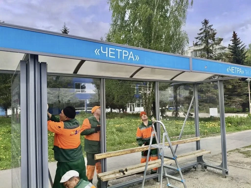 В Чебоксарах АО «Дорэкс» восстанавливает остановки после праздников  Специалисты АО «Дорэкс» после п