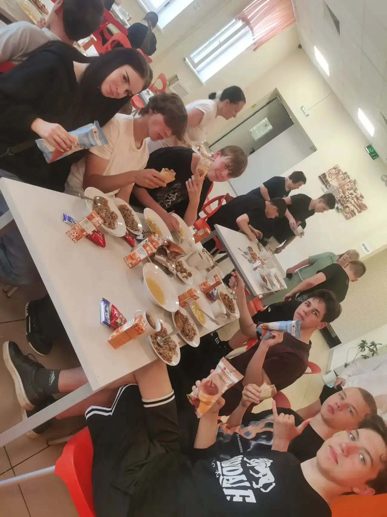 🎉 ДЕНЬ РОССИИ В ЛТО "РОСТОК": ПРАЗДНИК ЕДИНСТВА И СВОБОДЫ! 🇷🇺

📍Сегодня, в ЛТО «Росток», мы с го