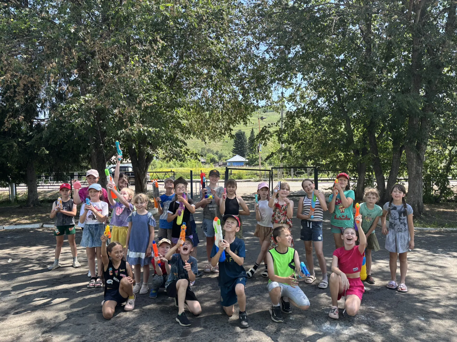 🏃‍♂️🎨 Творчество + спорт + дружба = идеальное лето в лагере «Солнышко»! ☀️
В пришкольном лагере АО