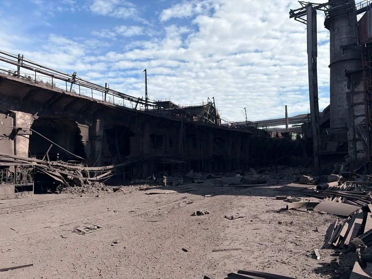 ❗️Последствия ночных прилётов по металлургическому заводу в Днепродзержинске (Каменское)