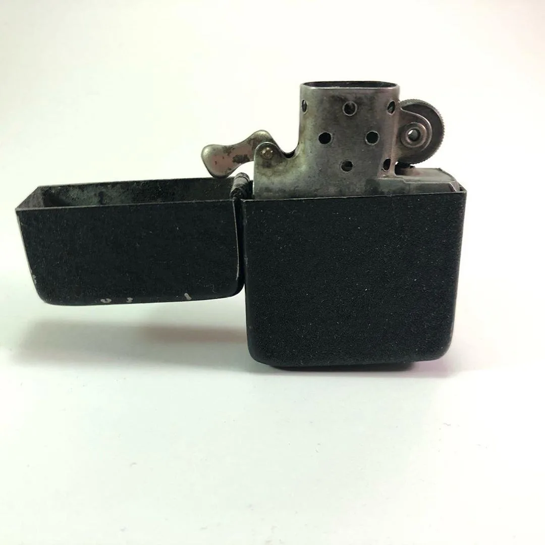 Zippo Black Crackle времён Второй мировой.