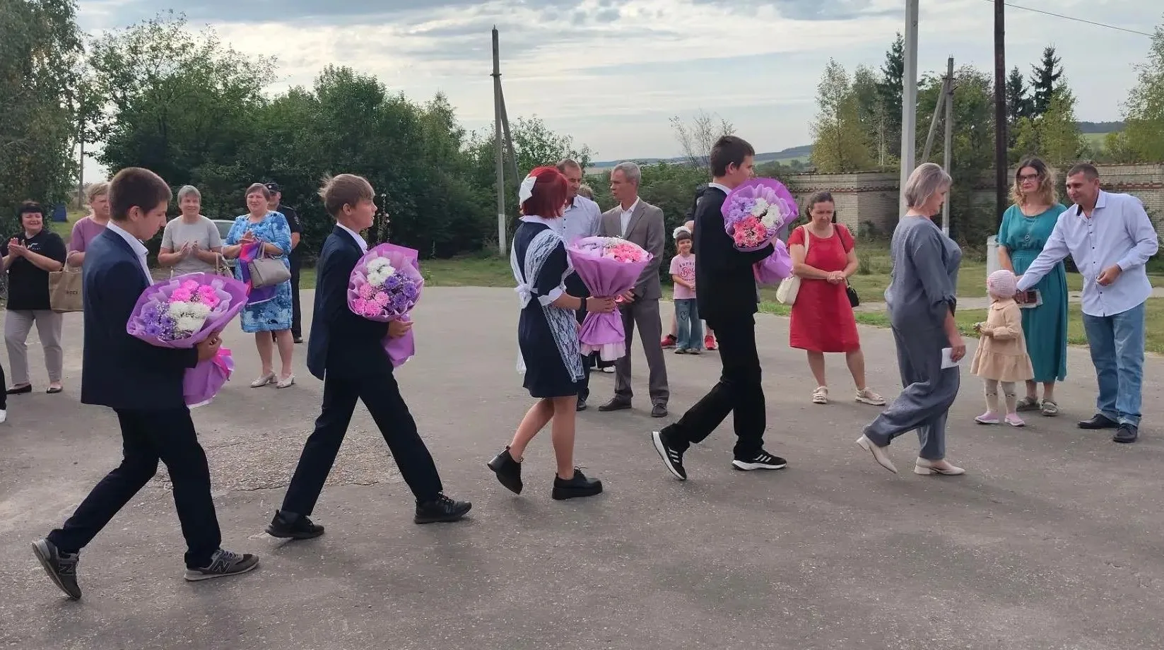 1 сентября - ДЕНЬ ЗНАНИЙ в МБОУ СОШ с. Старый Чирчим