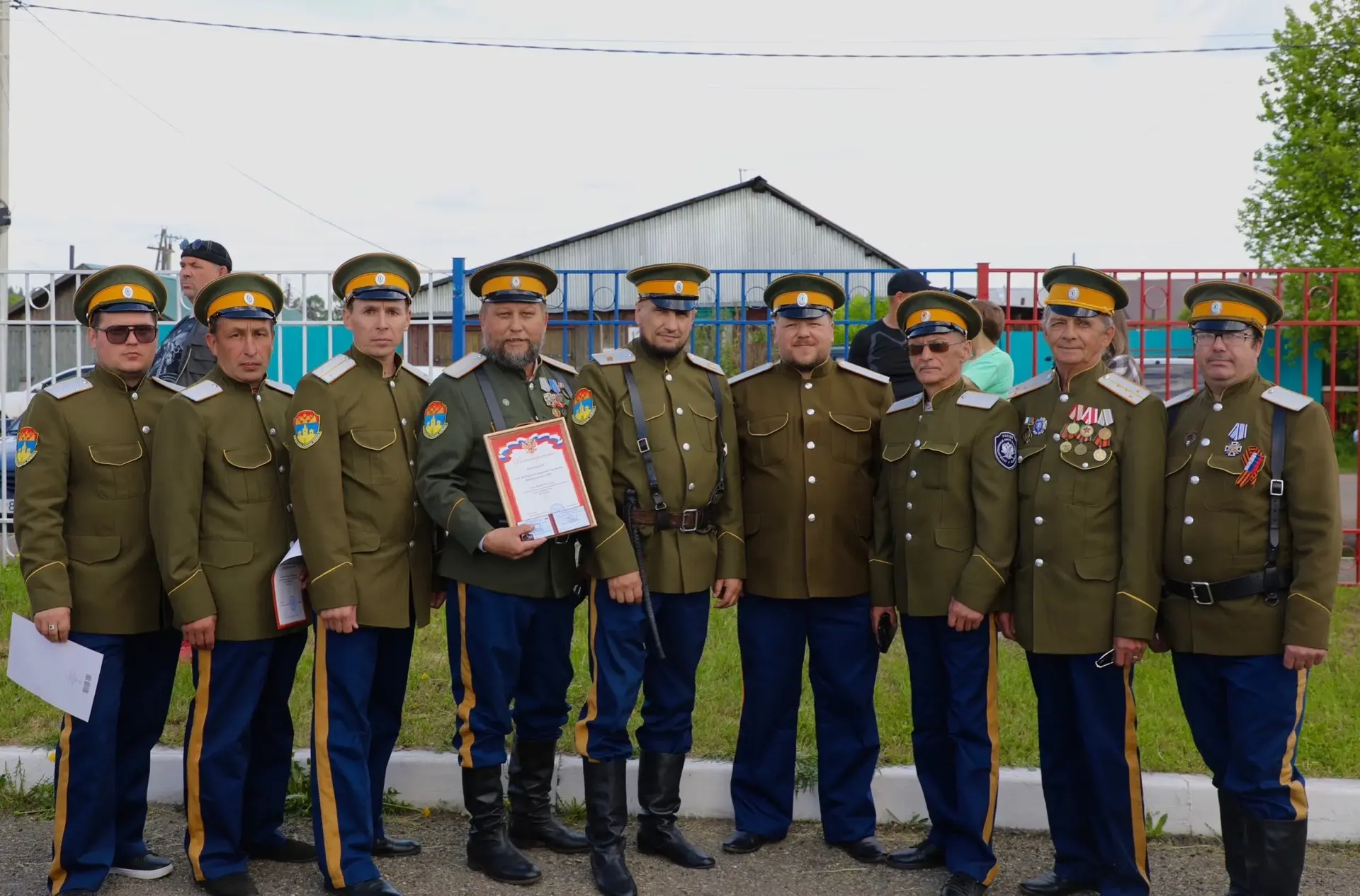 Торжественное награждение членов казачьей народной дружины!⭐️

12 июня состоялось торжественное вруч