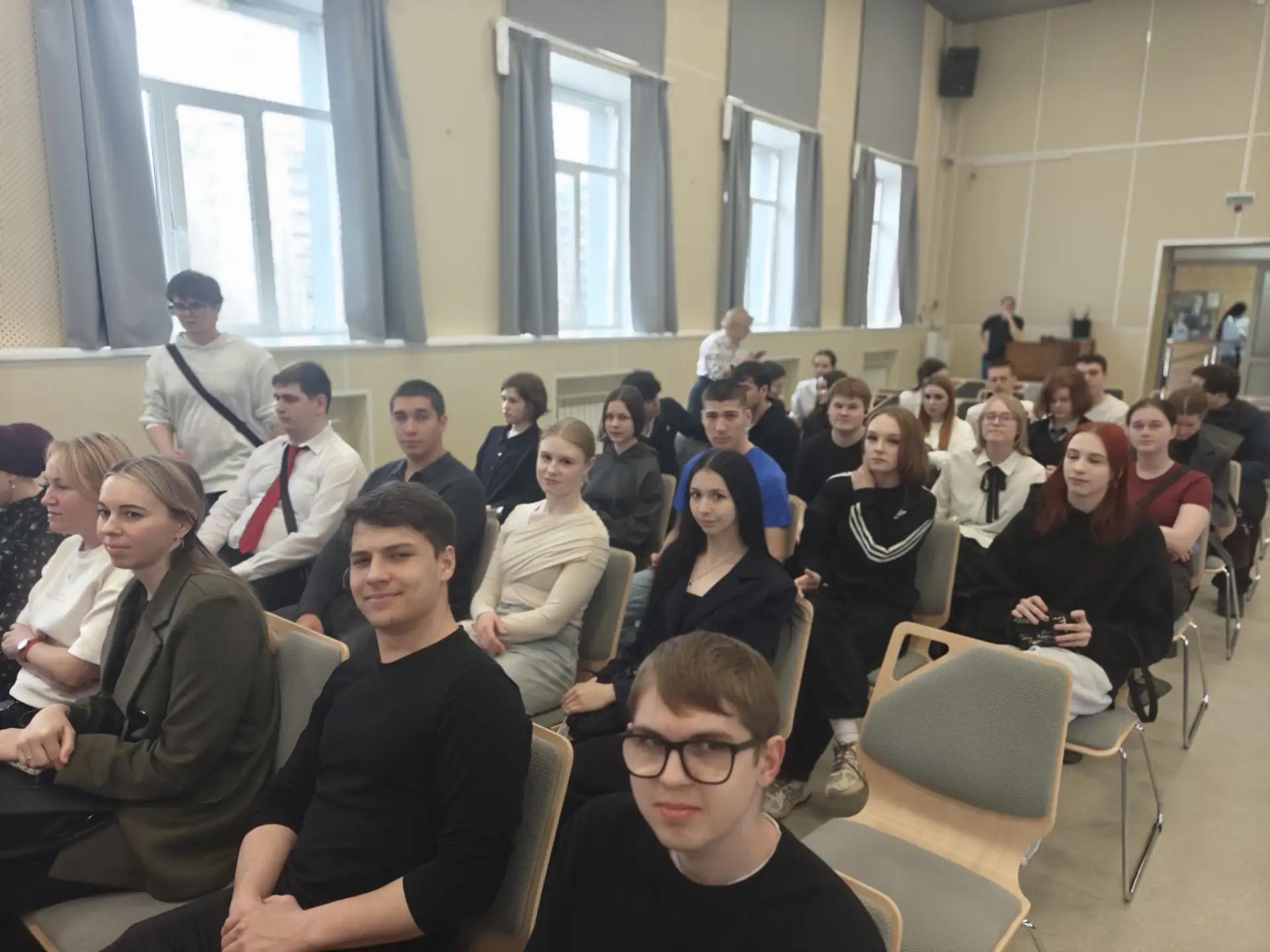 Студенты колледжа приняли участие в просветительской встрече , с целью разъяснения  антиэкстремистск