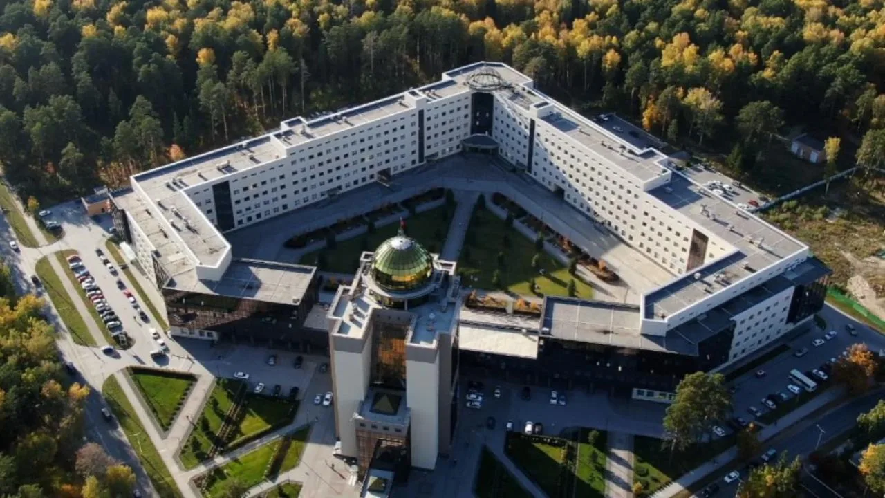 💼 Новосибирские вузы вошли в топ по зарплатам выпускников 

Выпускники новосибирских университетов 