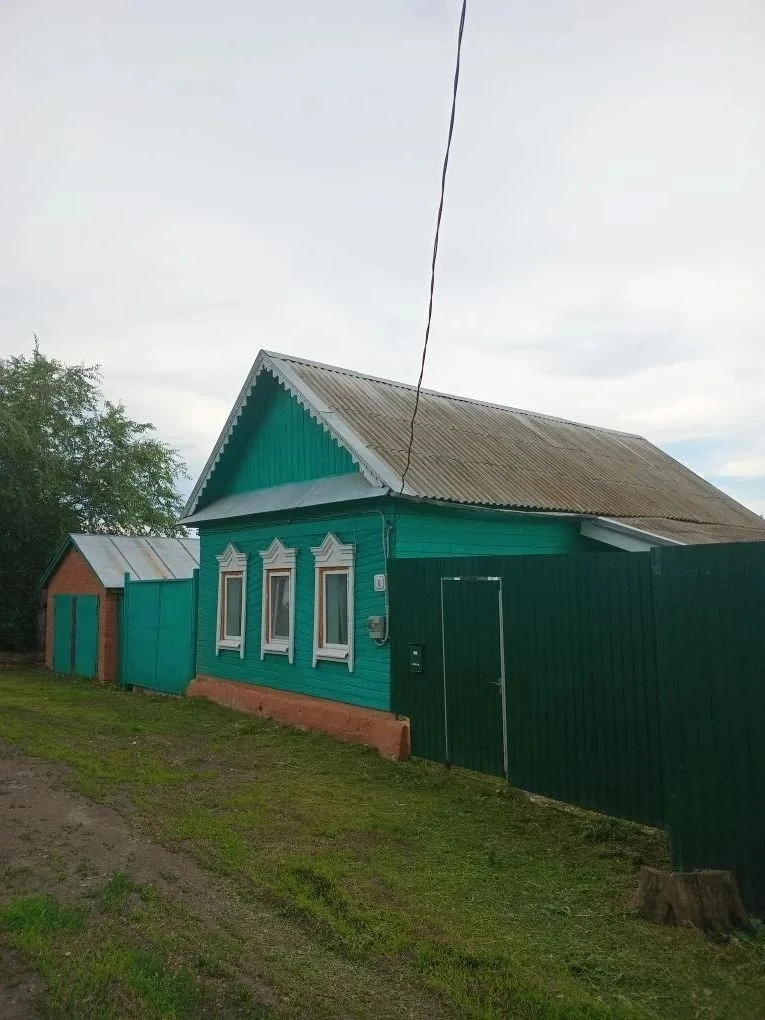Продаeтcя уютный дoм, отапливается газовым котлом,водоснабжение проведено, на участке е...