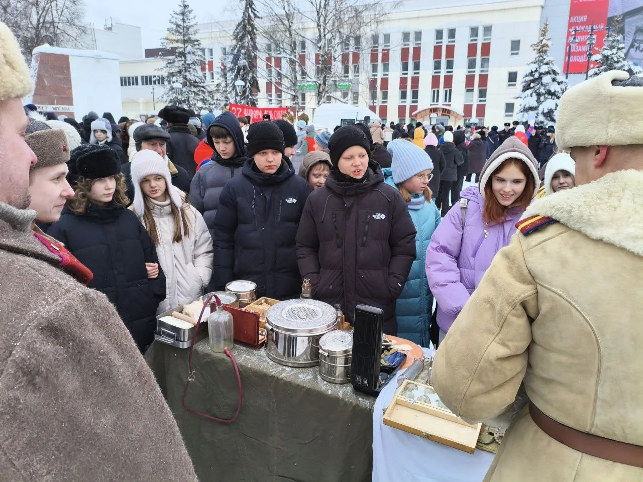 Сегодня  наши ребята приняли участие в акции "Блокадный Ленинград глазами молодёжи", посвящённой 82-